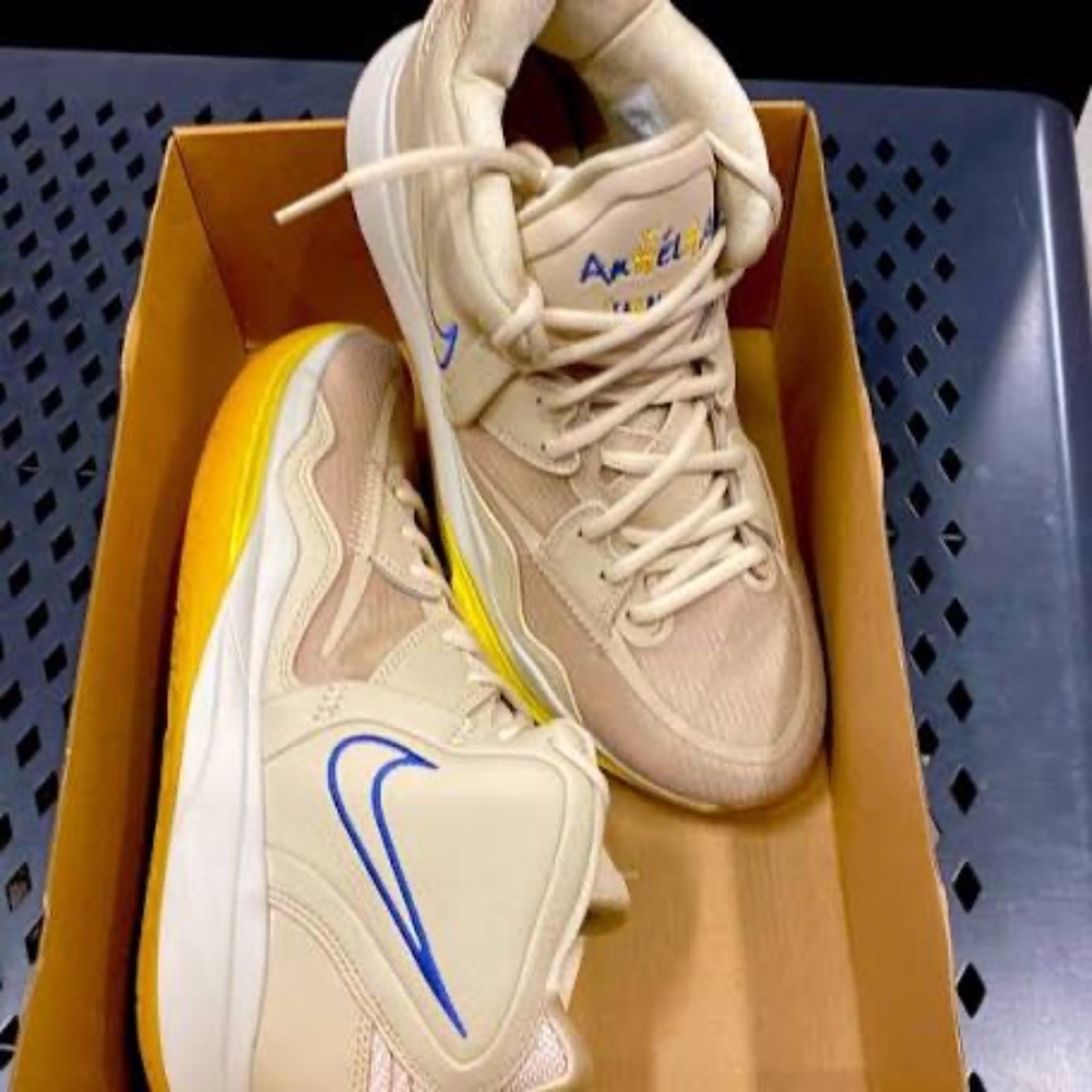 Kyrie 8 N7 - Picture 2 of 2